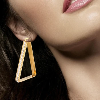Треугольное пръстен за уши 2022 модни Златни обеци с кубическим цирконием Корейски темпераментни обеци, дамски индивидуалност тенденция дамски обици